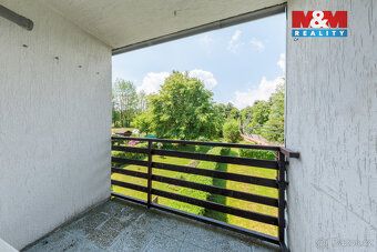 Nabídka rodinného domu s balkónem a garáží v Horním Slavkově