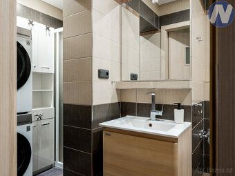 Nabízíme k prodeji velmi pěkný, zdařile modernizovaný byt o 