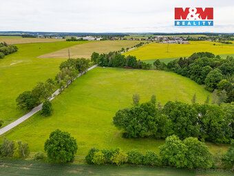 Nabízíme k prodeji dva pozemky vedené jako orná půda o velik