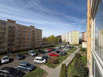 Exkluzivně nabízíme prostorný a světlý byt 2+1 v Krupce – Ma