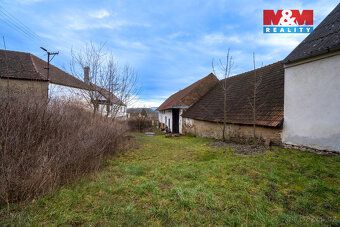Nabízíme k prodeji samostatně stojící rodinný dům v klidné č
