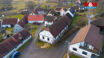 Nabízíme k prodeji samostatně stojící rodinný dům v klidné č