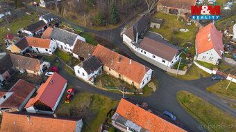Nabízíme k prodeji samostatně stojící rodinný dům v klidné č