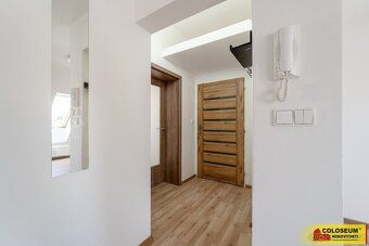 Ev.č. V2438B006 Nabízíme prodej podkrovního bytu o dispozici