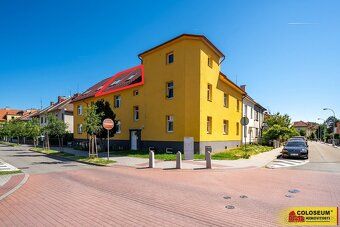 Ev.č. V2438B006 Nabízíme prodej podkrovního bytu o dispozici