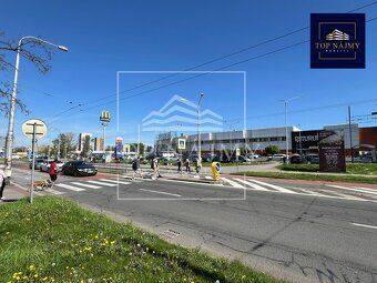 Skladový prostor -sklad Novinářská ul. 207 m2
Ve výhradním z