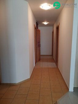 Nabízíme Vám ke koupi bungalov, bezbariérový zděný rodinný d