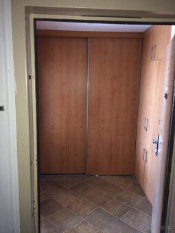 Nabízíme Vám velkorysý byt 3+1/L o užitné ploše 78 m² v oblí