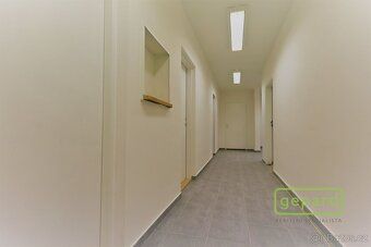 Rádi bychom Vám nabídli k pronájmu prostor o 100 m2, který s