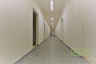 Rádi bychom Vám nabídli k pronájmu prostor o 100 m2, který s