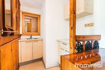 Ev.č. 02155 Nabízíme k prodeji jedinečnou chatu přímo na bře