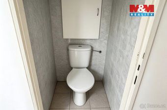 BYDLENÍ S VÝHLEDEM, KTERÝ NEOMRZÍ! Nabízíme k pronájmu slunn