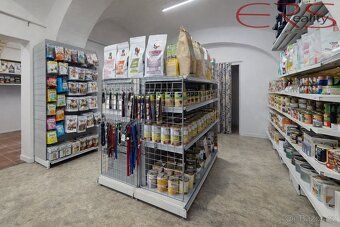Ev.č. 00639 Měšťanský dům s rodokmenem, ne s marketingem. Př