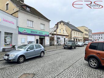 Ev.č. 00639 Měšťanský dům s rodokmenem, ne s marketingem. Př