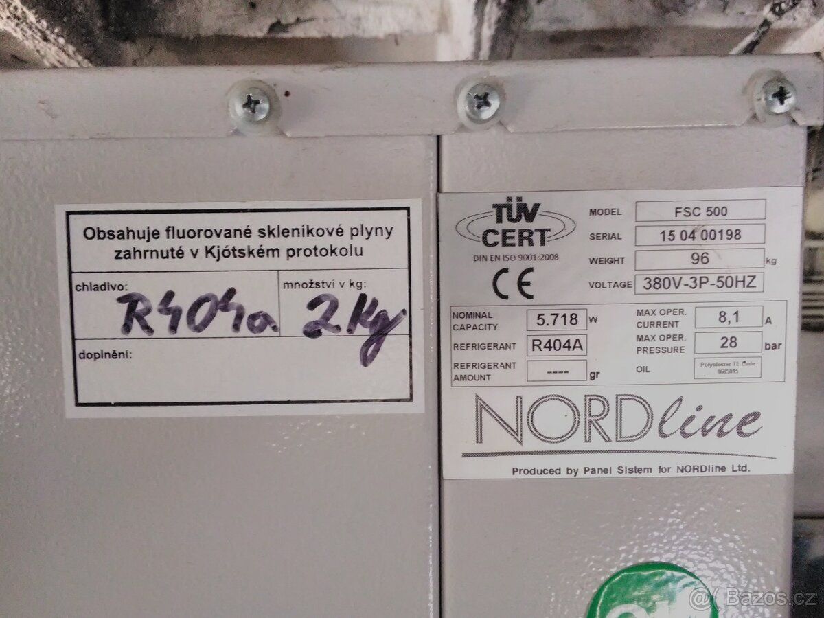 Nabízíme k prodeji chladicí box (chlaďák) o rozměrech 4 × 10