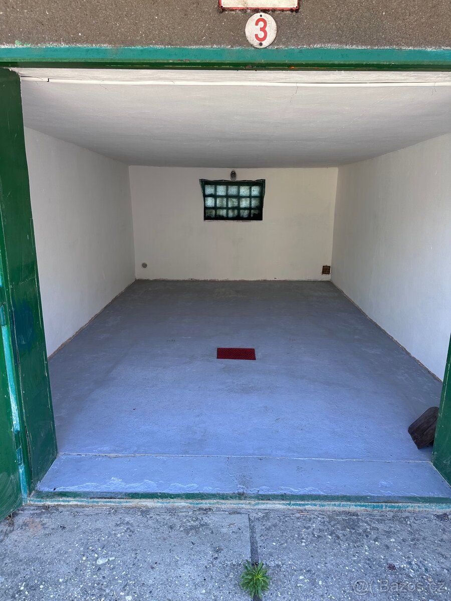 Pronájem garáže na Vodní ulici v Opavě.
Rozměry:
Garáž - 3,5