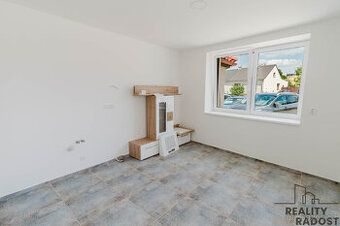 Nabízíme k pronájmu byt v Zastávce u Brna. Dispoziční řešení