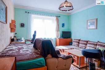 , Chalupa 3+1 s uzavřeným dvorem a pozemkem 1 486 m², hospod