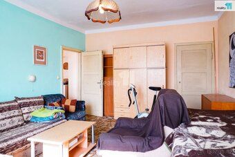 , Chalupa 3+1 s uzavřeným dvorem a pozemkem 1 486 m², hospod