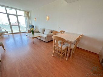 Relax Properties vám nabízí k prodeji prostorný apartmán s v