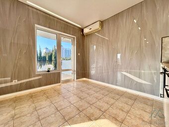 Relax Properties nabízí k prodeji prostorný částečně zařízen