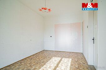 V zastoupení majitelů nabízíme k prodeji prostorný třípodlaž