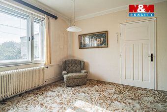 V zastoupení majitelů nabízíme k prodeji prostorný třípodlaž