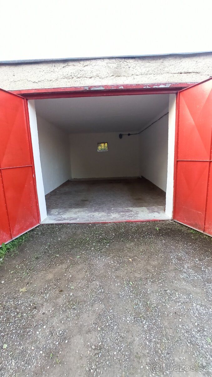 Pronajmu suchou zděnou garáž, 22 m2, bez elektřiny. Ulice De