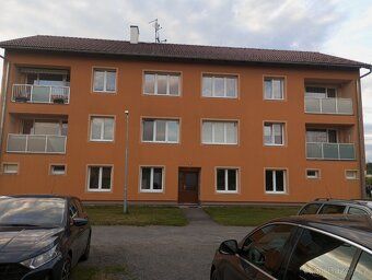 Prodej bytu 1+1 40 m² + řadová dvou garaž el. 42m² v osobním