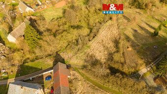 Nabizim stavebni parcelu v obci Staňkovice u Žatce. Klidne m