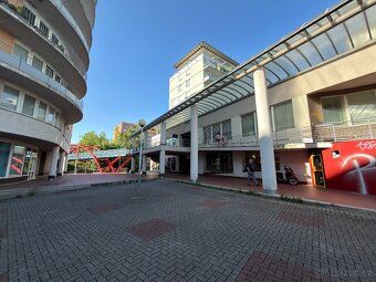 Nabízíme k pronájmu komerční prostor 105,79 m² Praha 13 – St