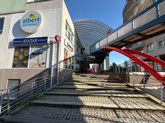 Nabízíme k pronájmu komerční prostor 105,79 m² Praha 13 – St