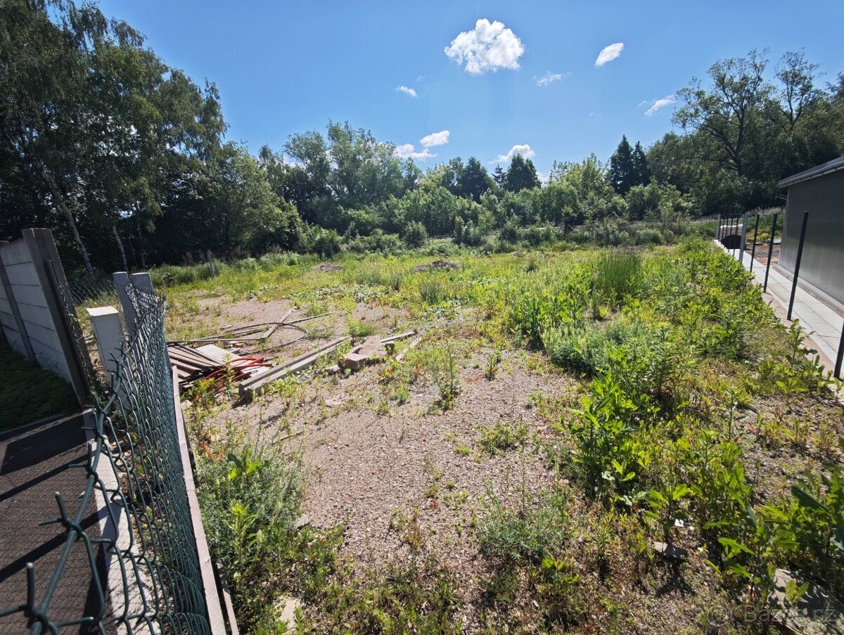 Prodám pozemek v Náchodě, 600m2,sklady a podobně, včetně pro