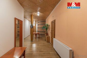 Nabízíme Vám k prodeji restauraci s ubytováním Vápenka s uži
