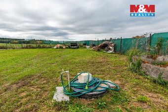 Nabízíme k prodeji zateplenou chatu v obci Křenovice v okres