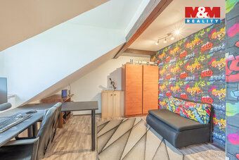 Nabízíme Vám rodinný dům o dispozici 7+1, 191 m2, který se n