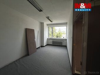 Nabízíme k pronájmu prostorné kancléřské prostory o užitné p