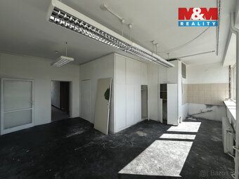 Nabízíme k pronájmu prostorné kancléřské prostory o užitné p