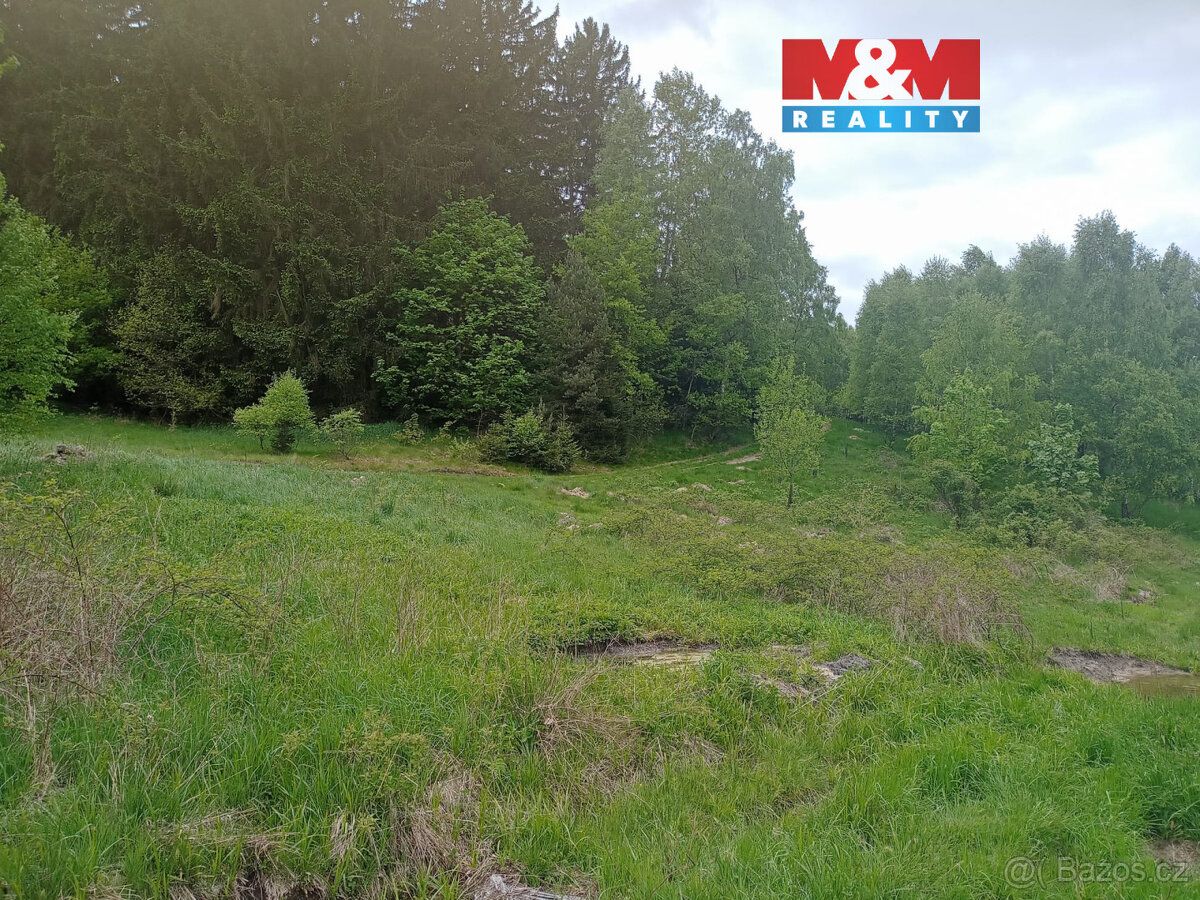 Nabízíme k prodeji rozlehlé louky o výměře 7967 m², situovan