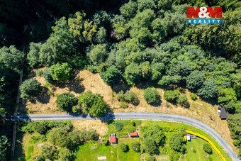 Nabízíme k prodeji pozemek o rozloze 453 m², situovaný v mal