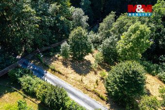 Nabízíme k prodeji pozemek o rozloze 453 m², situovaný v mal