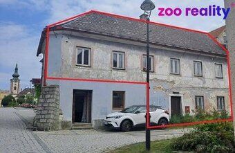 Nabízíme k prodeji historický byt v centru obce Nová Bystřic