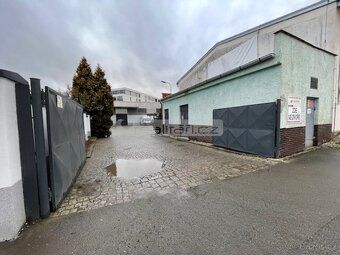 Výhodou spatřuji umístění prostor v těsné blízkosti evropské