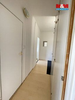 Nabízíme k dlouhodobému pronájmu prostorný byt o dispozici 1