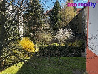 Nabízíme k prodeji stylově zrekonstruovaný a prostorný byt o