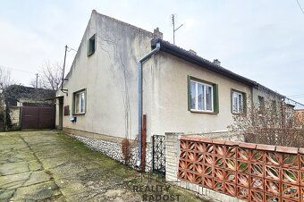 Nabízíme k prodeji rodinný dům 4+1 s přístavbou a zahradou v