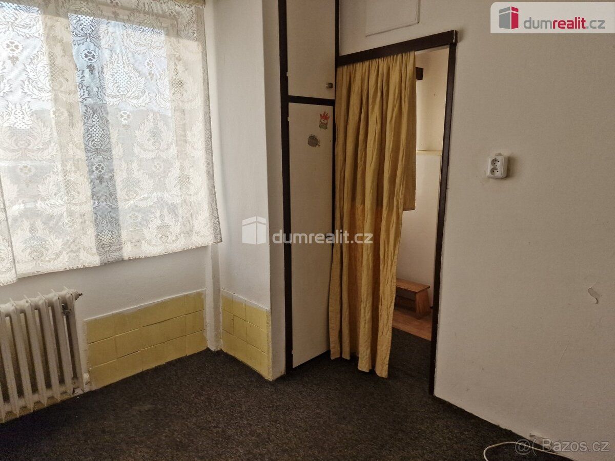 +popl. 3000, cena 18000 + měsiční poplatky 3000 Kč, Byt 1kk 