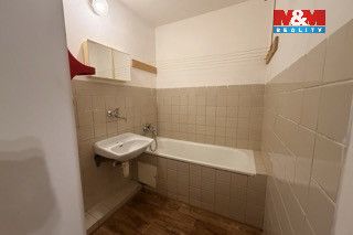 Nabízím k pronájmu světlý byt 2+1 o užitné ploše 47 m² v cih