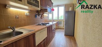 Pronajmu byt v domě v Dlouhém Újezdě 2+1. Práce pro firmu -p