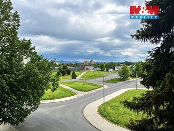 Nabízíme k pronájmu světlý, částečně zařízený byt 2+1 s niko